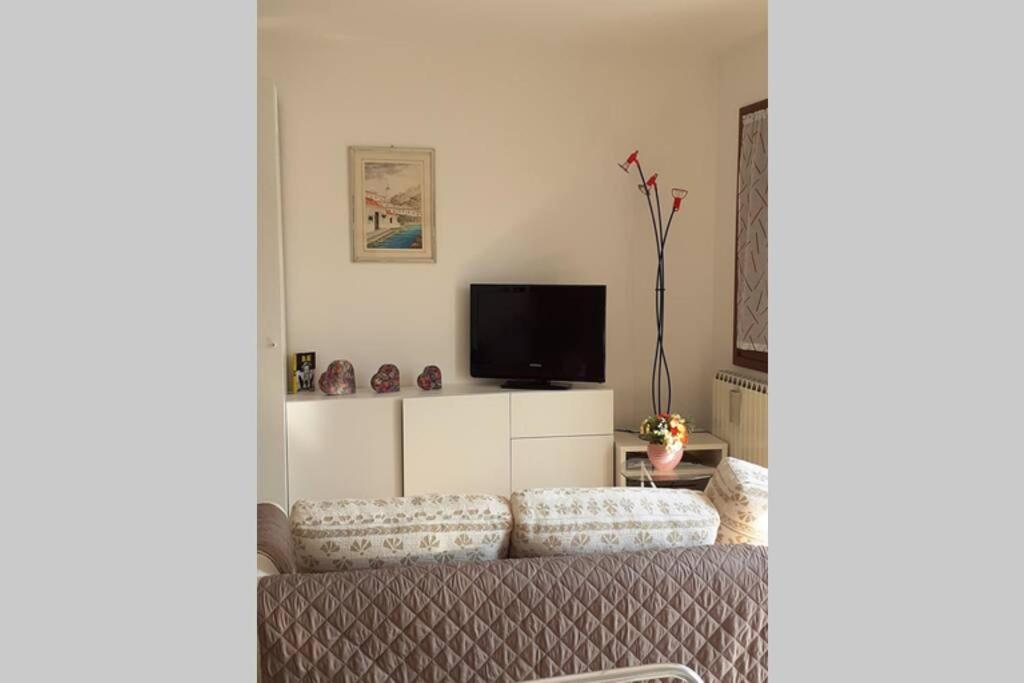 Feel At Home - Casa Loredana 로베레 외부 사진