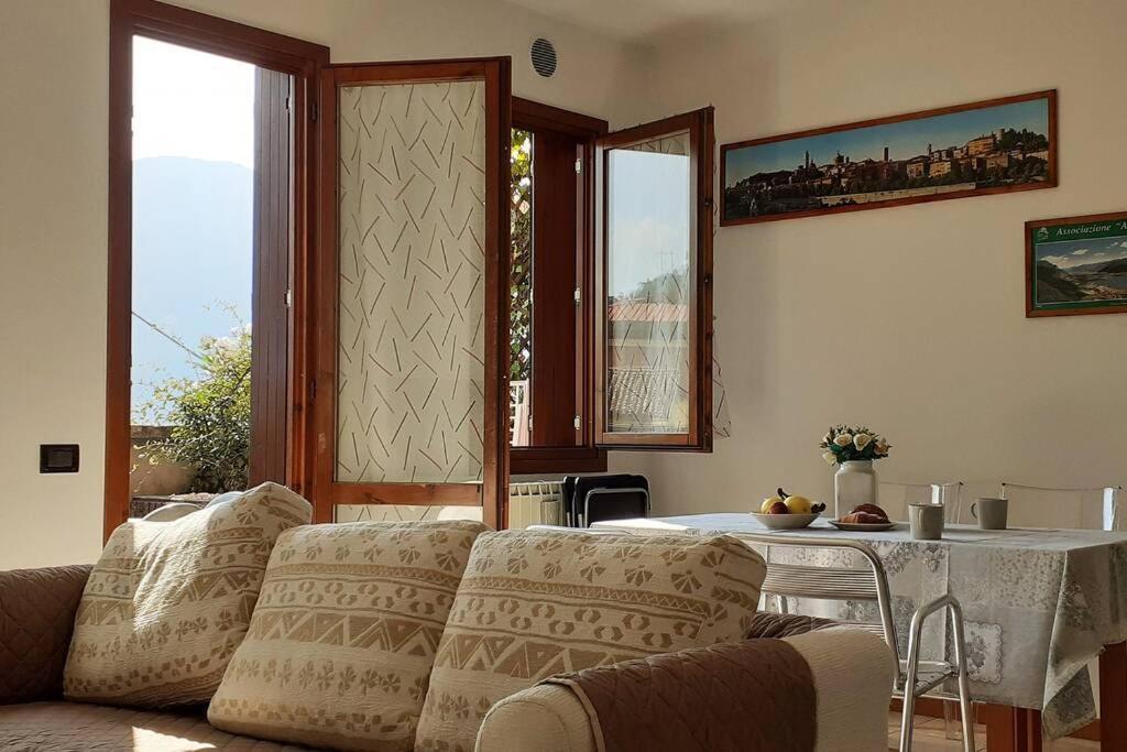 Feel At Home - Casa Loredana 로베레 외부 사진